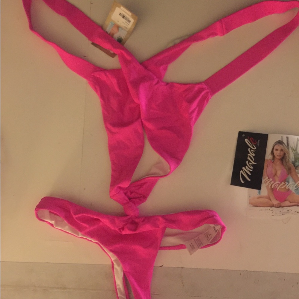 Hot pink swimsuit💓